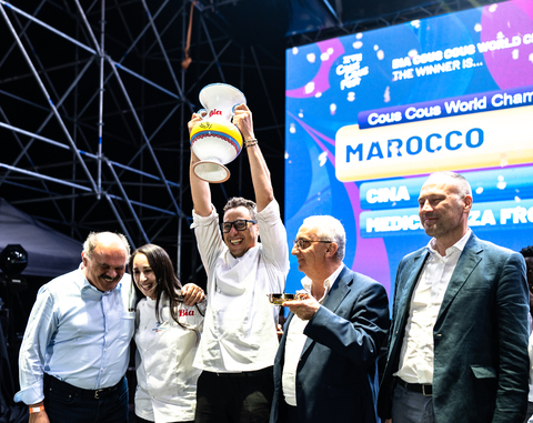 Cous Cous Fest: il Marocco vince il Campionato del mondo di cous cous  La premiazione al termine di uno show che ha visto sfilare le creazioni degli studenti dell’Accademia di Belle Arti di Palermo