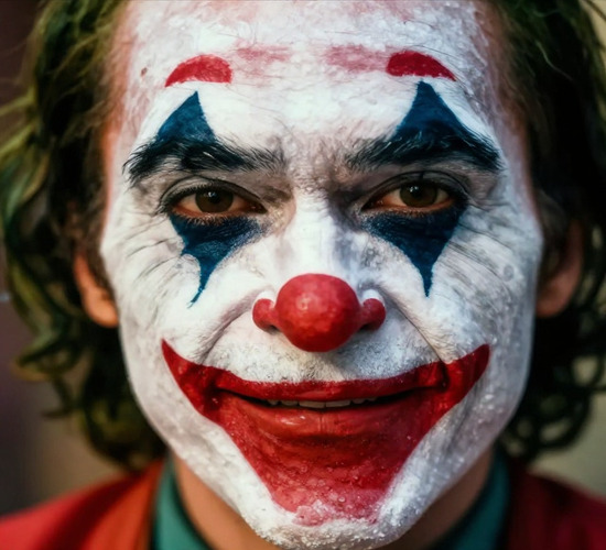 Il senso del ridicolo e…l’onanismo da sanzioni.