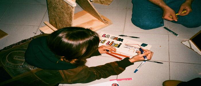“AIM – Abitare i margini” Laboratori gratuiti di teatro, scrittura, fotografia e autocostruzione per ripopolare i quartieri ai margini